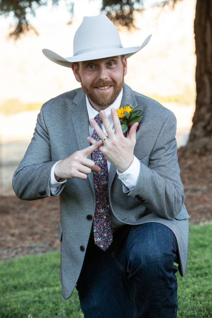 groom showing his ring